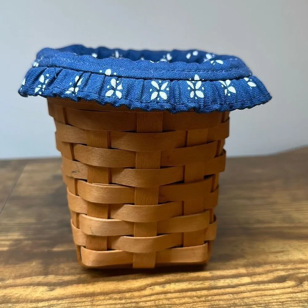 Longaberger Basket 2002 Classic Blue Liner Pen Spoon Basket‎